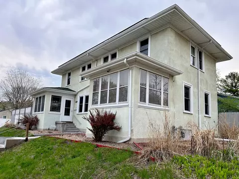 1004 Ryde St, Saint Paul, MN 55103