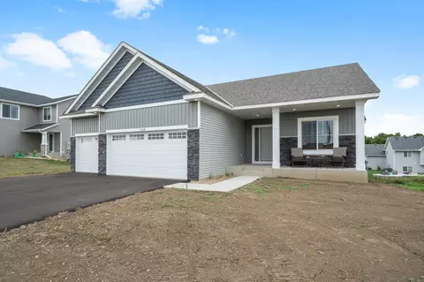 1114 Bridgewater Pkwy, Dundas, MN 55019
