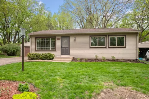 112517 Ramsey Ct, Chaska, MN 55318