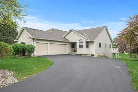 2705 Boulder Dr, Burnsville, MN 55337
