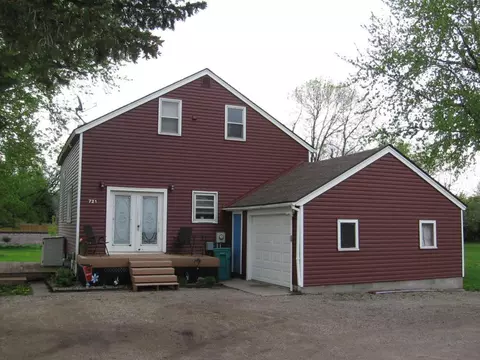 721 3rd St SW, Waseca, MN 56093