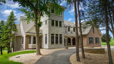12711 Riverview Rd, Eden Prairie, MN 55347