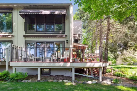 5837 Lake Curve Ln, Brooklyn Center, MN 55429