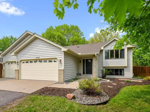7773 172nd St W, Lakeville, MN 55044
