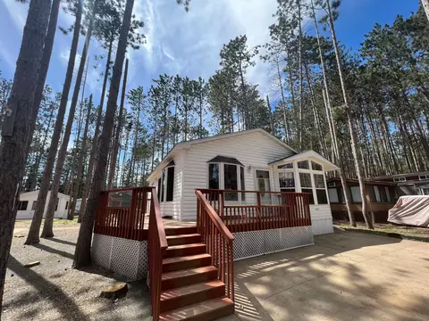 123 Pathfinder Village, Hinckley, MN 55037