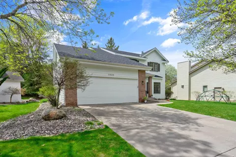 11925 Saint Albans Hollow Dr, Minnetonka, MN 55305