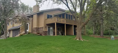 6930 Sherwood Rd, Woodbury, MN 55125