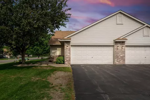 2994 David Cir, Little Canada, MN 55117