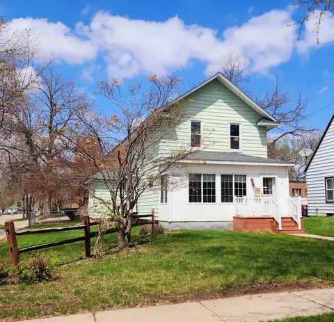 201 E 4th St, Morris, MN 56267