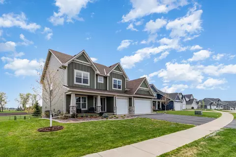 19739 Henning Ave, Lakeville, MN 55044