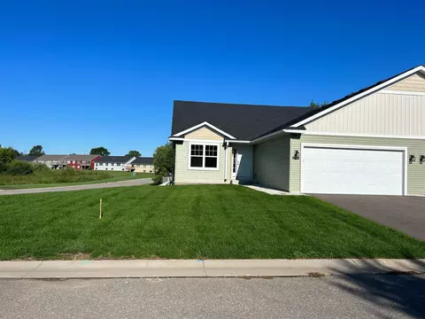 664 Tomahawk Ct, Madison Lake, MN 56063