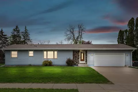 3630 75th St E, Inver Grove Heights, MN 55076