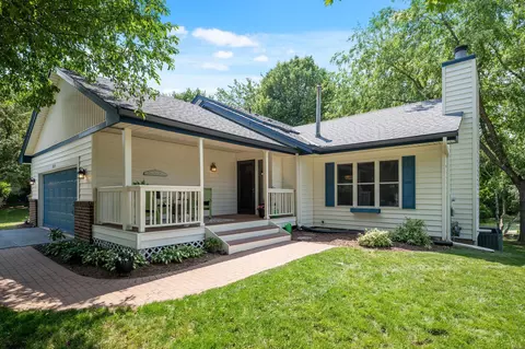 17275 Greentree Ave, Lakeville, MN 55044
