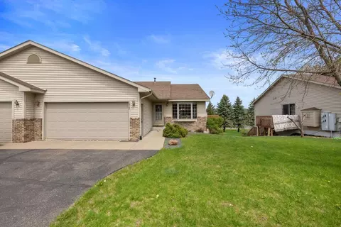 1517 Covey Dr, River Falls, WI 54022