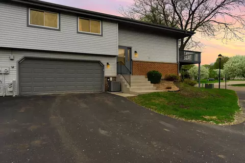 641 Portland Pl, Burnsville, MN 55337