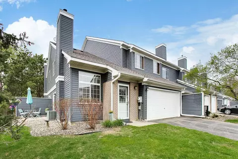 1850 Donegal Dr #7, Woodbury, MN 55125
