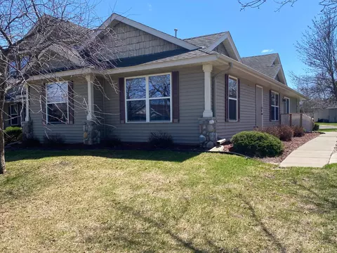 827 Winsome Way NW, Isanti, MN 55040
