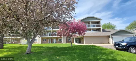 7632 157th St W #207, Apple Valley, MN 55124