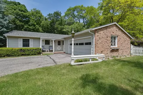 7212 Frontier Trl, Chanhassen, MN 55317