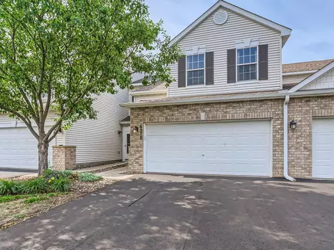 6570 154th St W #117, Apple Valley, MN 55124
