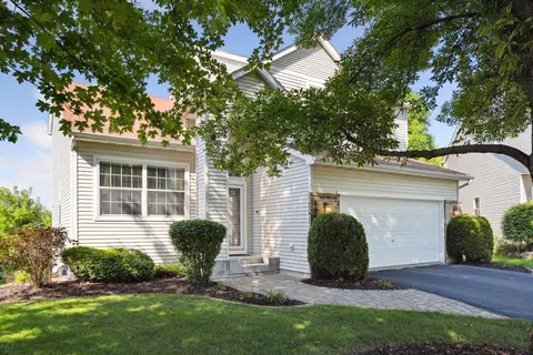 8986 Ranier Ln N, Maple Grove, MN 55311
