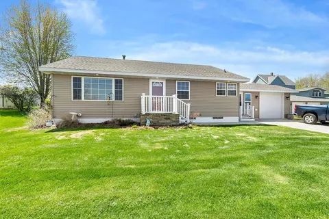 430 Lake Ave, Albany, MN 56307