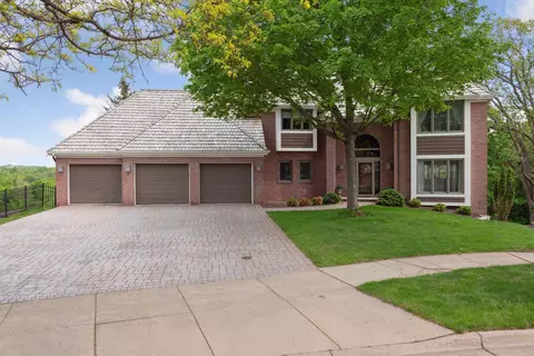 9629 Wyoming Cir, Bloomington, MN 55438