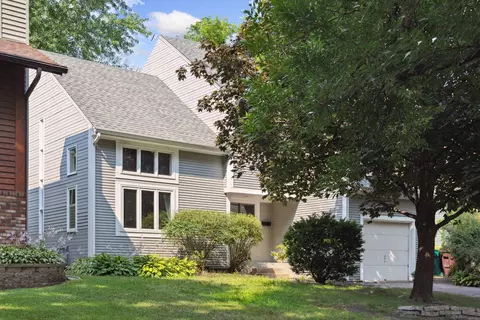 4405 Shoreview Rd, Robbinsdale, MN 55422