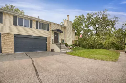 5293 Beachside Dr, Minnetonka, MN 55343