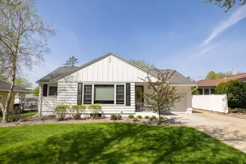 1541 9th Ave NE, Rochester, MN 55906