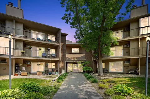 3850 Plymouth Blvd #213, Plymouth, MN 55446
