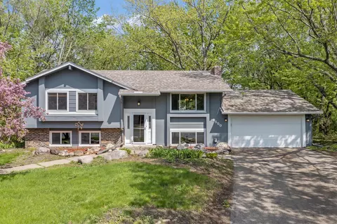 4550 Johnny Cake Ridge Rd, Eagan, MN 55122