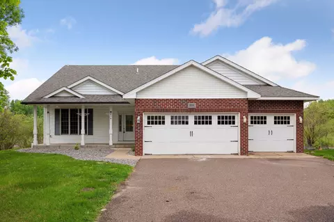 814 Winsome Way NE, Isanti, MN 55040