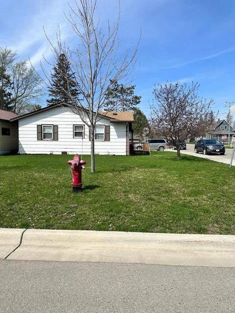 404 5th St SE, Deer River, MN 56636