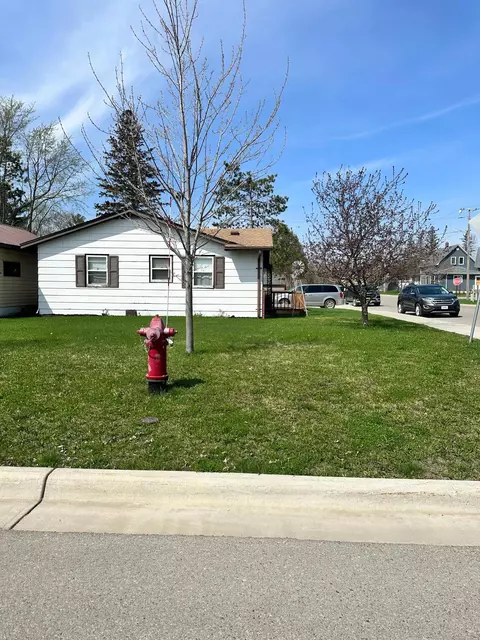 404 5th St SE, Deer River, MN 56636