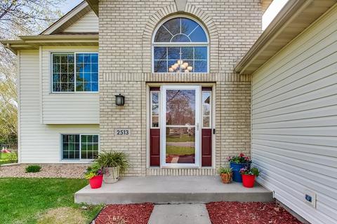 2513 Briar Oakes Blvd, Monticello, MN 55362