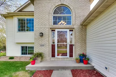 2513 Briar Oakes Blvd, Monticello, MN 55362