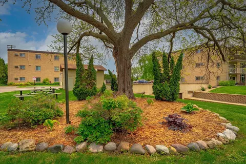 3155 Old Highway 8 #112, Saint Anthony, MN 55418