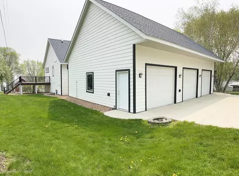 8390 N Shore Dr, Spicer, MN 56288