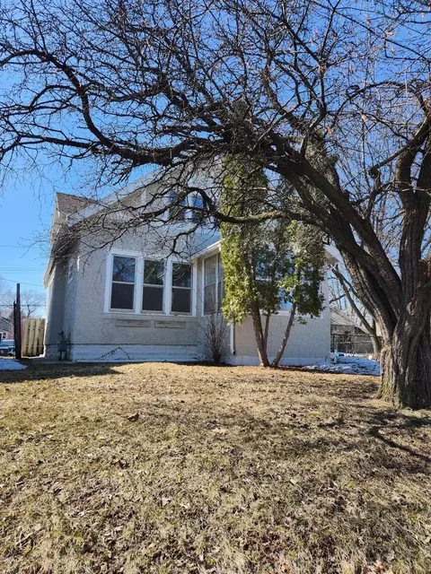 1347 Payne Ave, Saint Paul, MN 55130