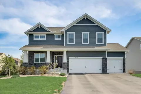 2631 Clover Field Cir, Chaska, MN 55318