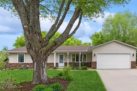 4264 Dunrovin Ln, Eagan, MN 55123