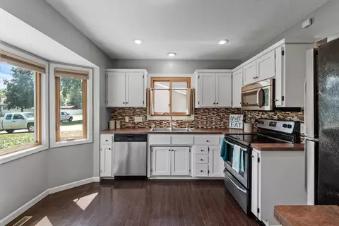 11601 Sumter Ave N, Champlin, MN 55316 photo 3