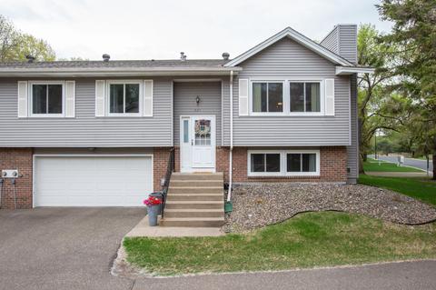 824 Sherwood Rd, Shoreview, MN 55126