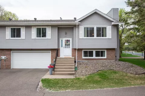 824 Sherwood Rd, Shoreview, MN 55126
