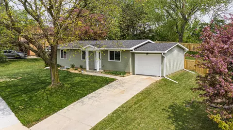 3834 Willow Heights Dr SW, Rochester, MN 55902