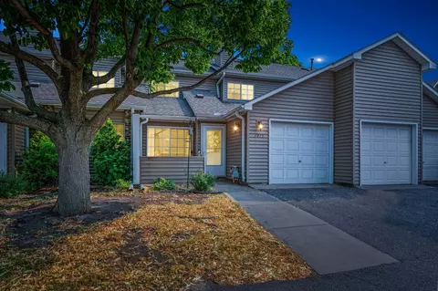 1915 E 122nd St, Burnsville, MN 55337