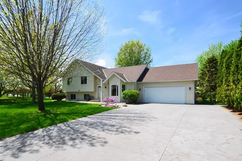 6535 Pheasant Run S, Lino Lakes, MN 55014