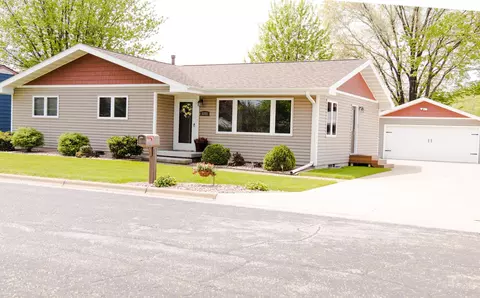 3785 W 9th St, Goodview, MN 55987
