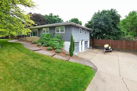 355 18th St SW, Owatonna, MN 55060